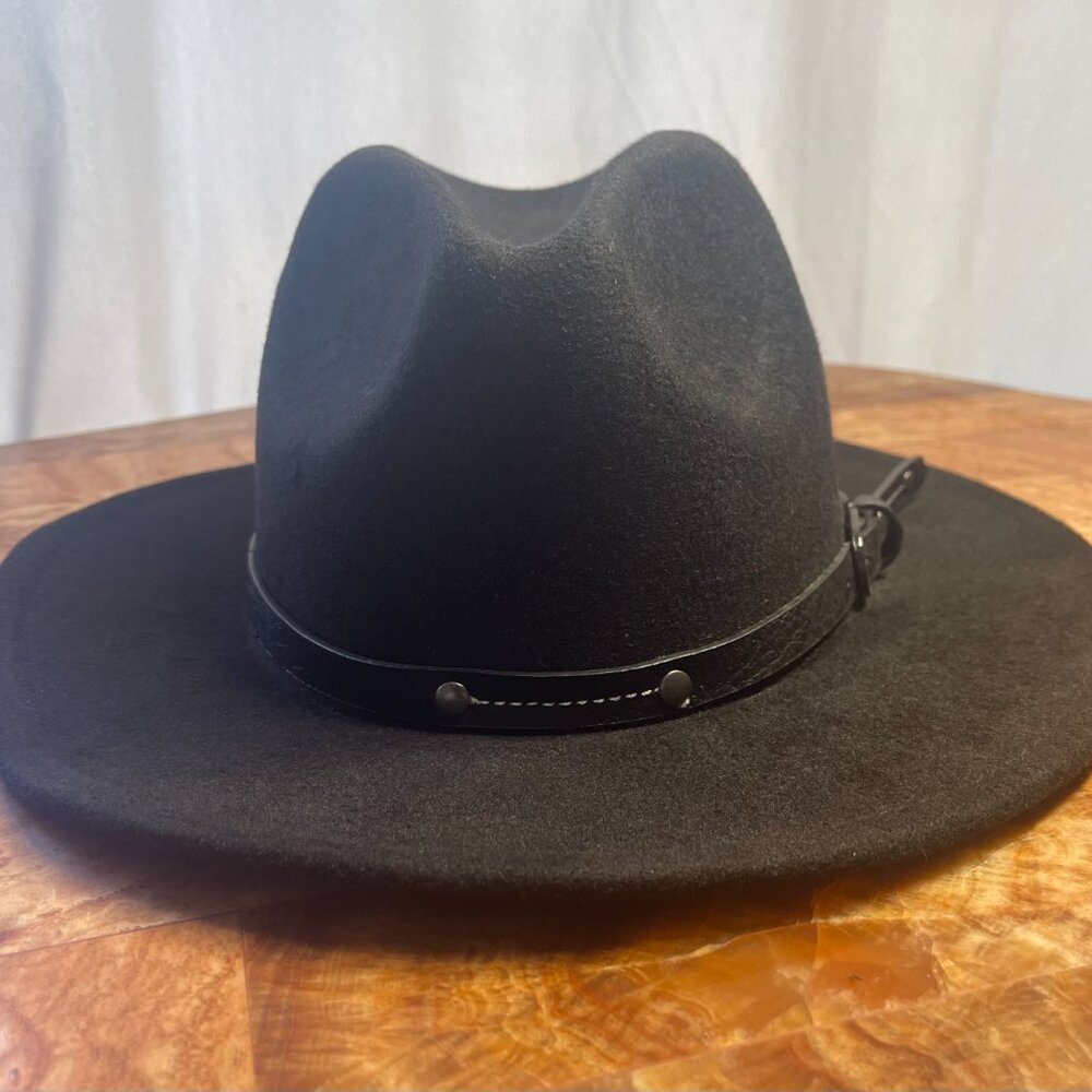 NWOT Beautiful Black Cowgirl Hat- White Stitching and Side Buckle Enhancements